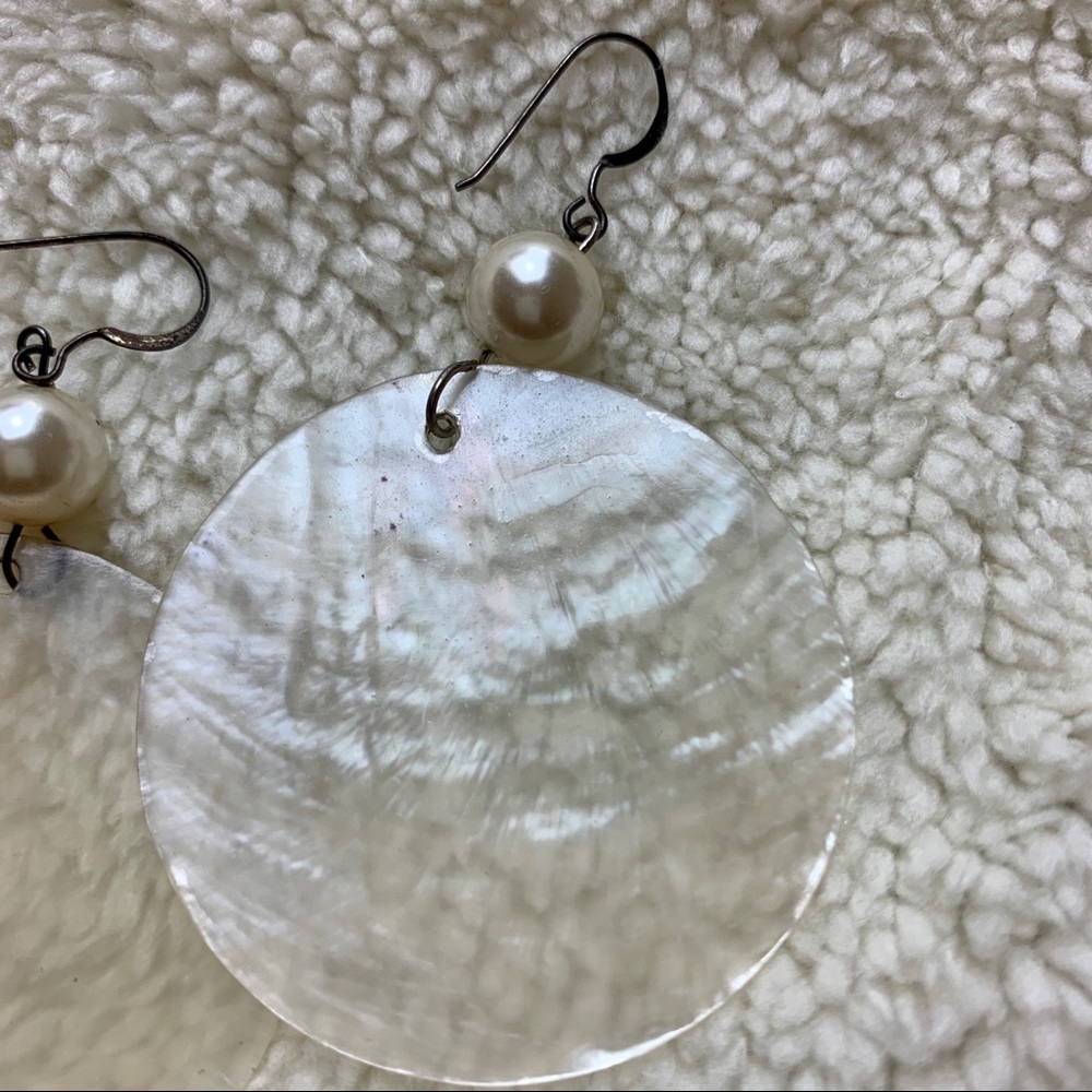 Mother of Pearl Disc Earrings - Picture 4 of 7